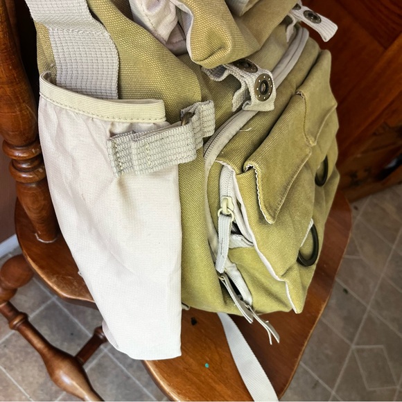 National Geographic Earth Explorer Backpack/Camera Bag - Picture 5 of 8